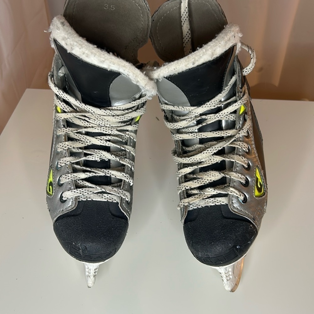 GRAF Supra 530 Youth Hockey Skates Size 3.5 Black Ice Skates